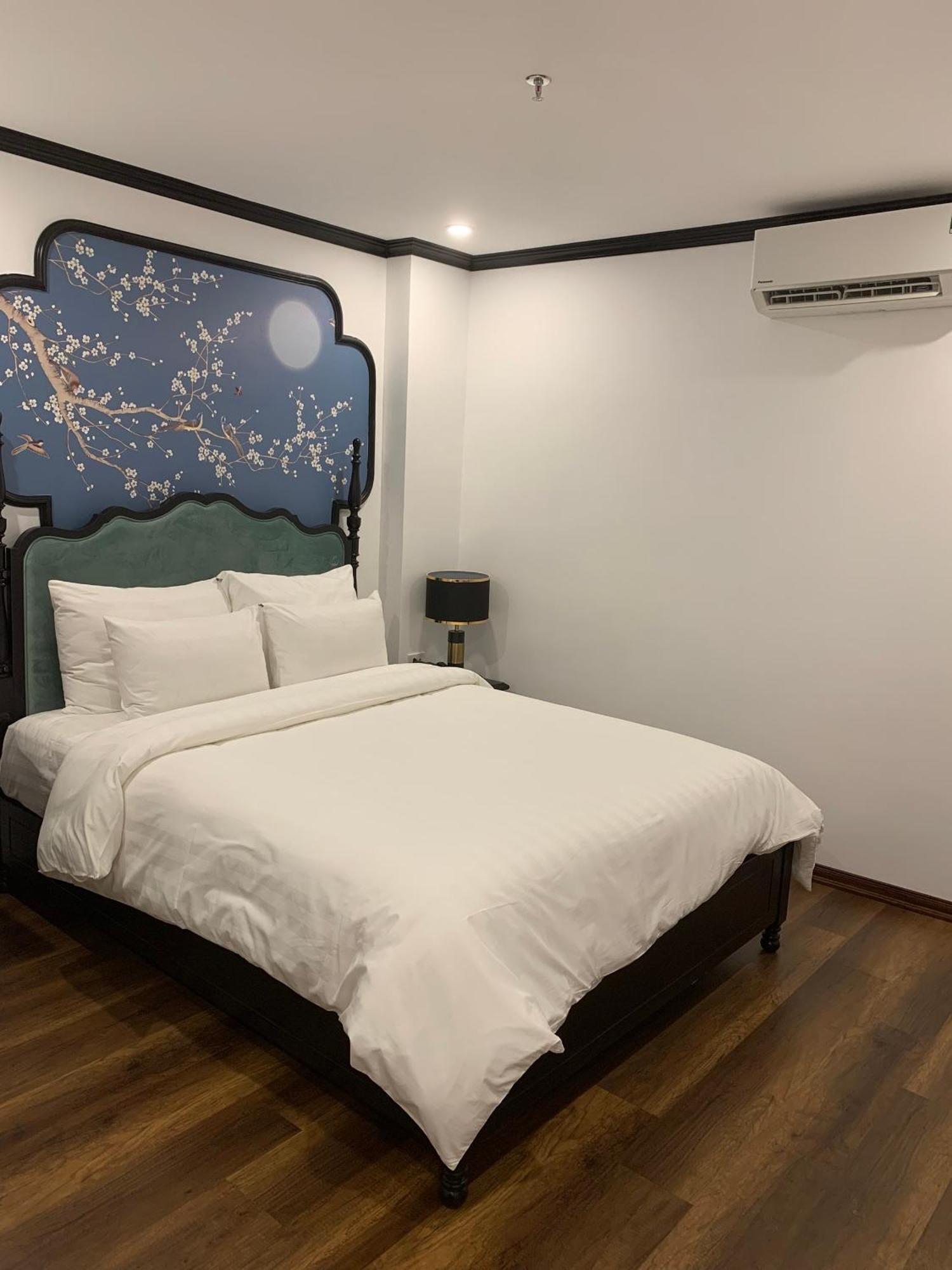 Aquarius Premium Hotel Hanoi Bagian luar foto