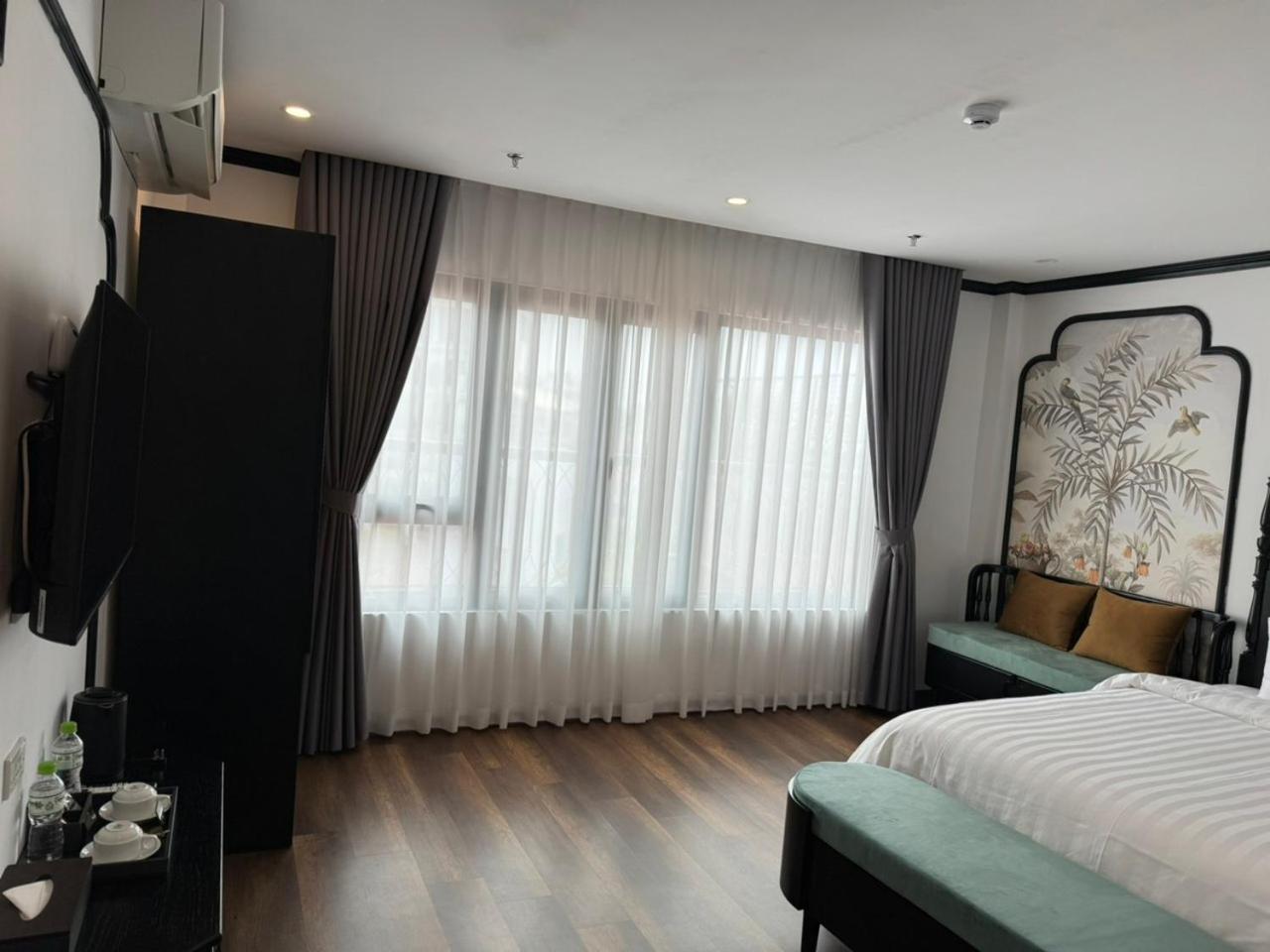 Aquarius Premium Hotel Hanoi Bagian luar foto