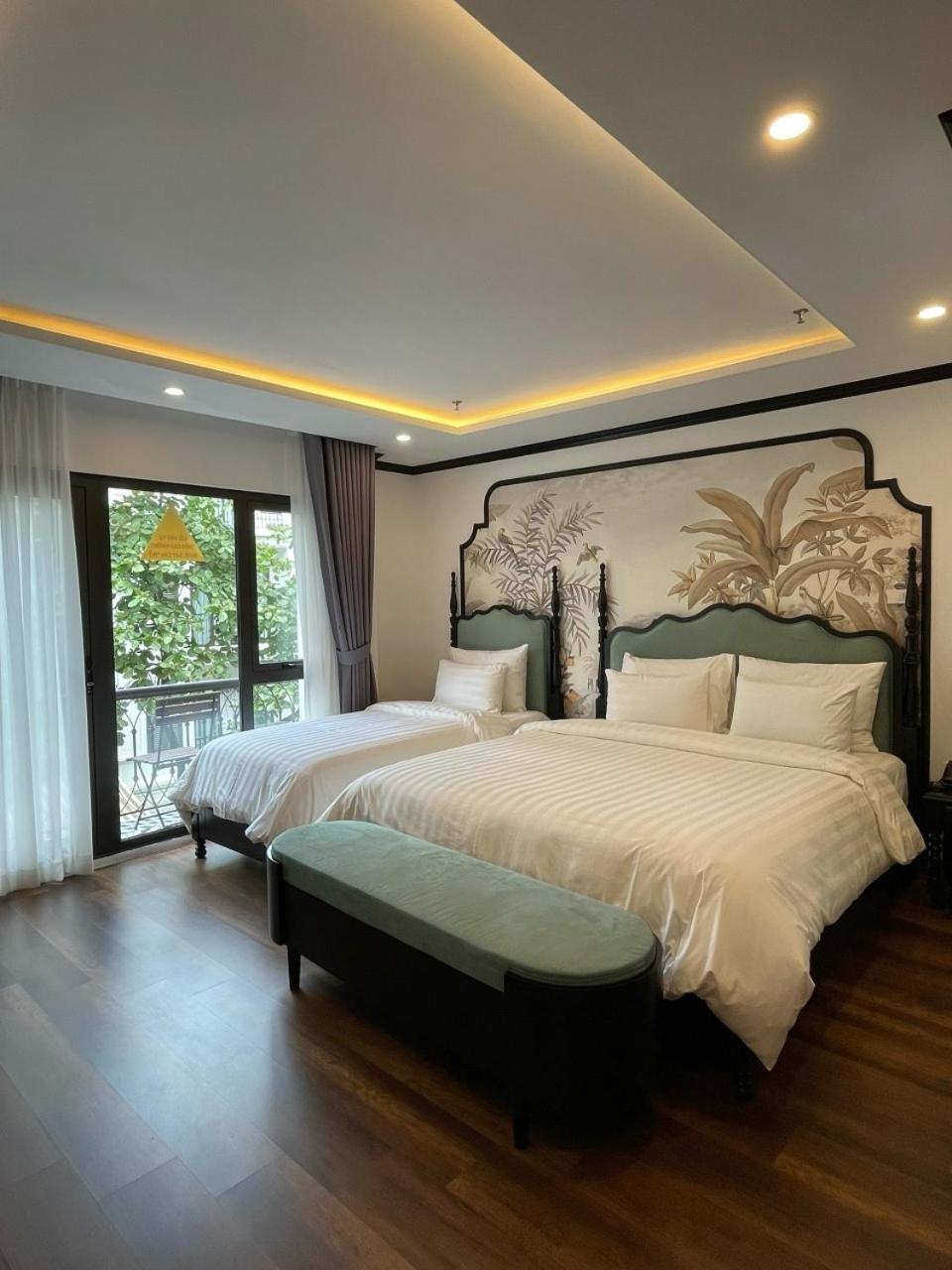 Aquarius Premium Hotel Hanoi Bagian luar foto