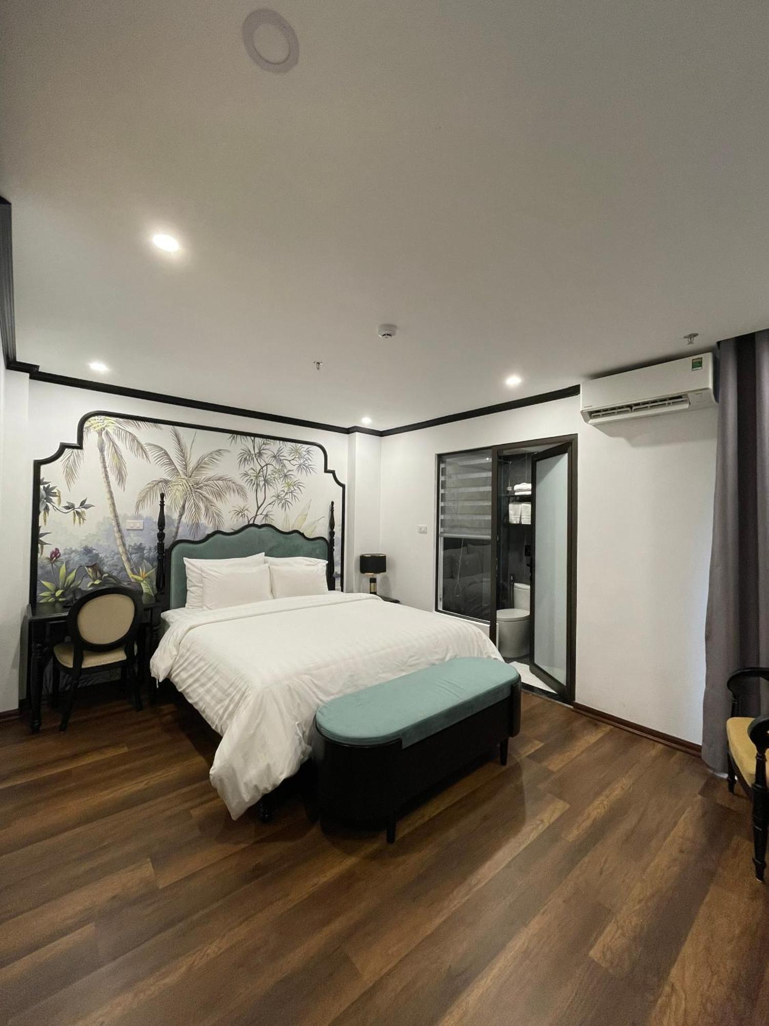 Aquarius Premium Hotel Hanoi Bagian luar foto