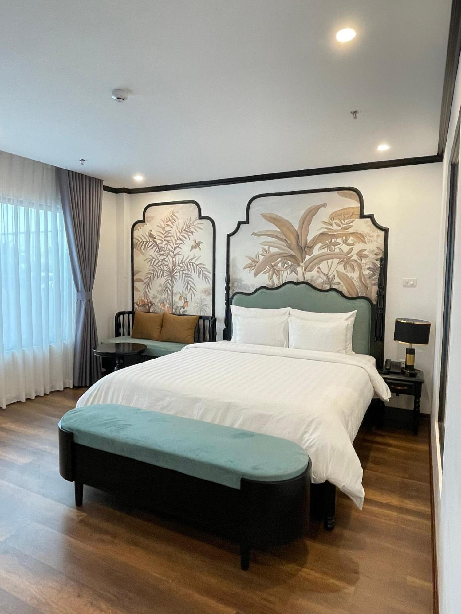 Aquarius Premium Hotel Hanoi Bagian luar foto