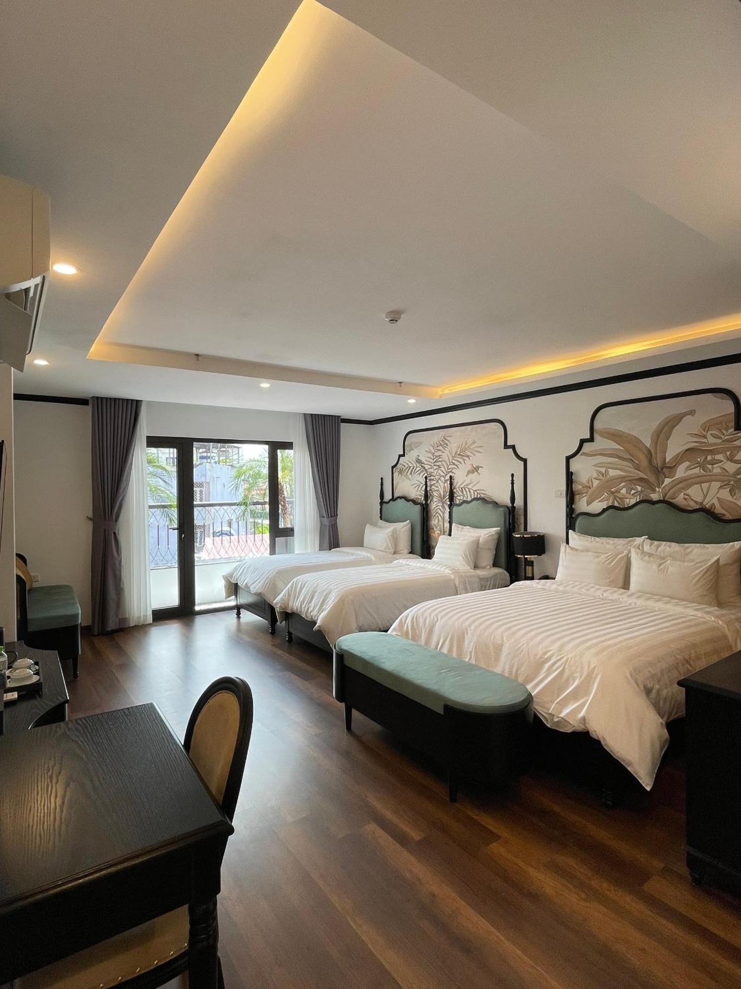 Aquarius Premium Hotel Hanoi Bagian luar foto