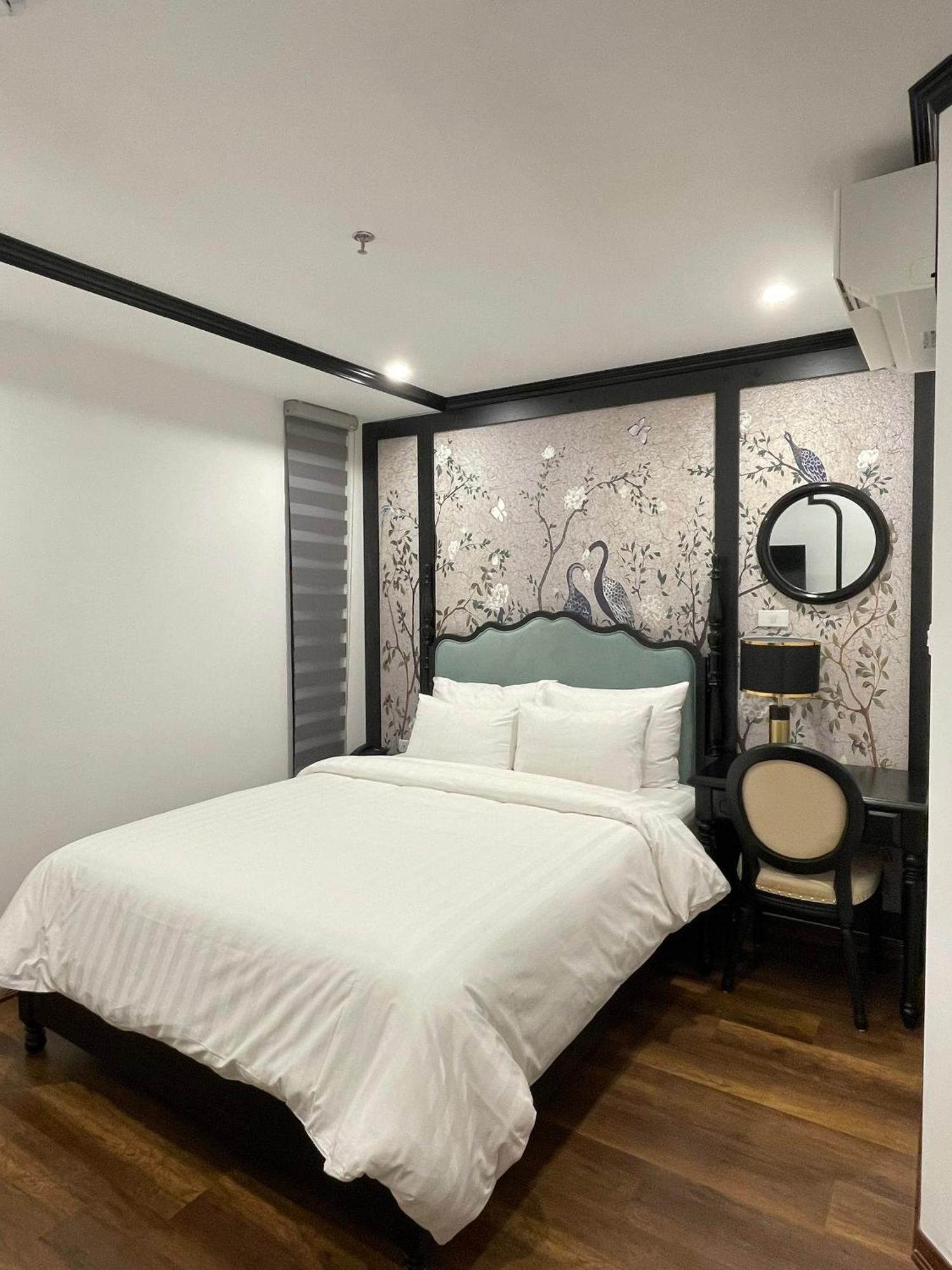 Aquarius Premium Hotel Hanoi Bagian luar foto